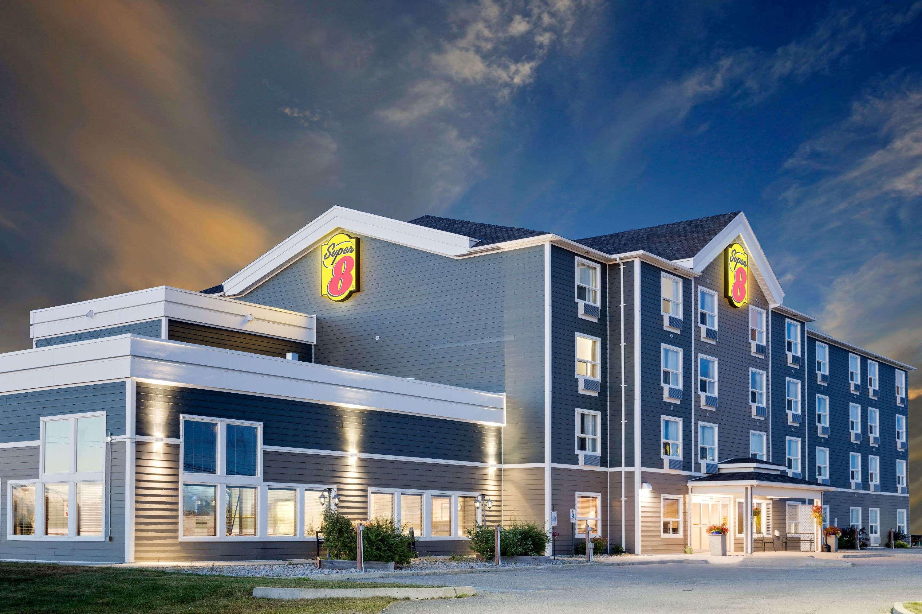 Super 8 By Wyndham Kapuskasing Hotell Eksteriør bilde