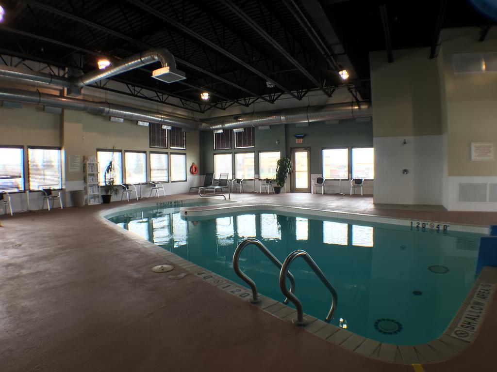 Super 8 By Wyndham Kapuskasing Hotell Eksteriør bilde