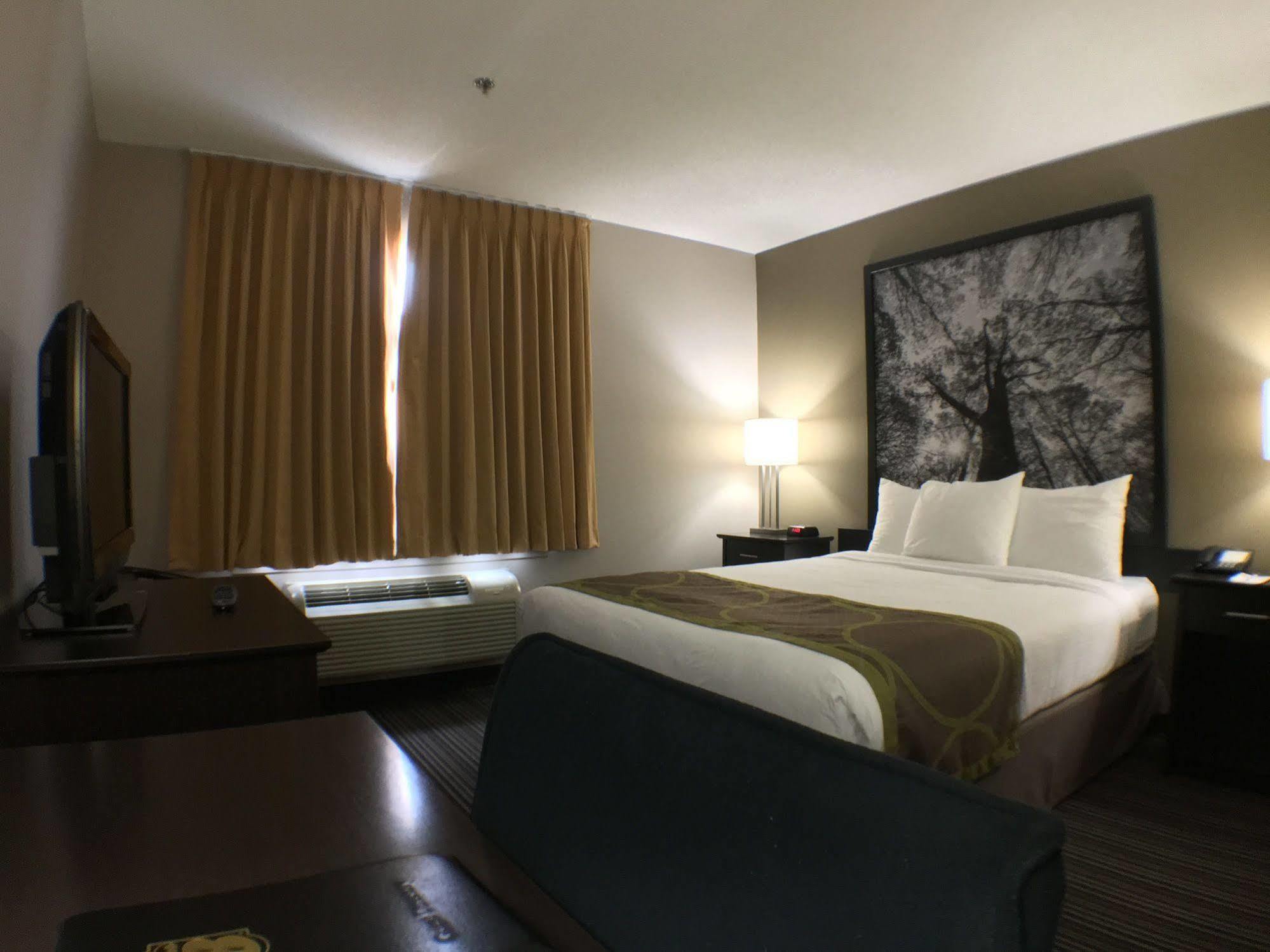 Super 8 By Wyndham Kapuskasing Hotell Eksteriør bilde