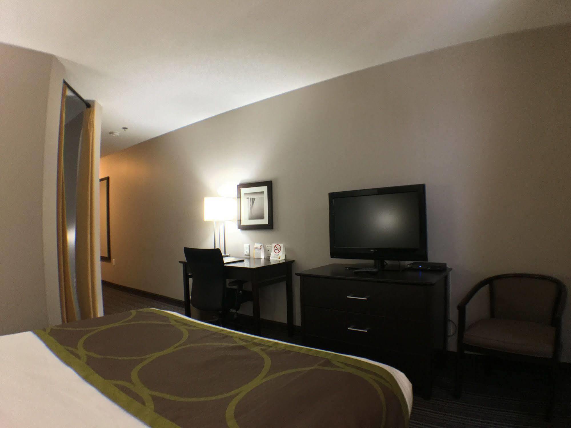 Super 8 By Wyndham Kapuskasing Hotell Eksteriør bilde